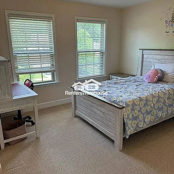 1025 Applegate Dr — Photo 4