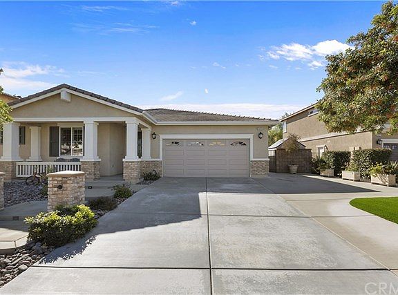 3rd image of 29265 Fenwick Cir