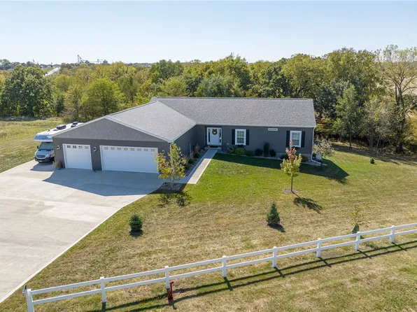 2196 198th Ct, Winterset, IA 50273