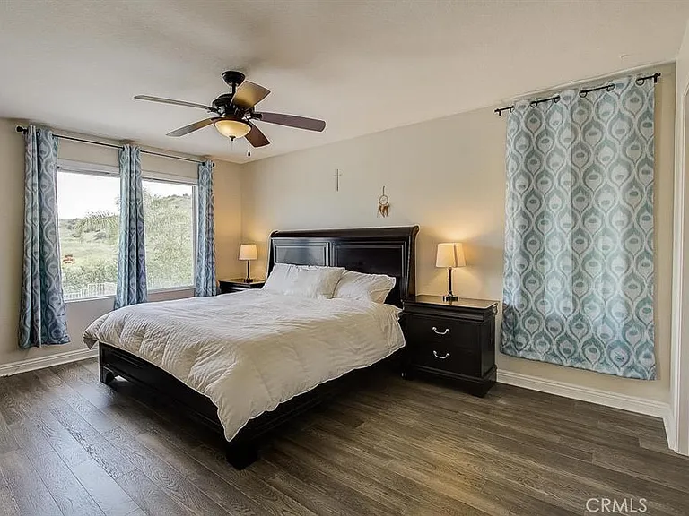 28545 Calex Dr — Photo 17