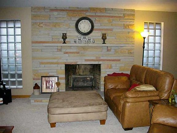 3rd image of 536 Longvue Dr