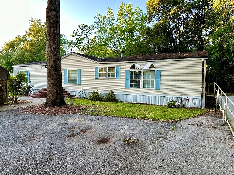 10549 Lone Star Rd