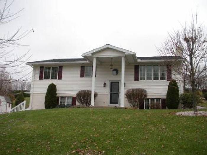 113 East Condot