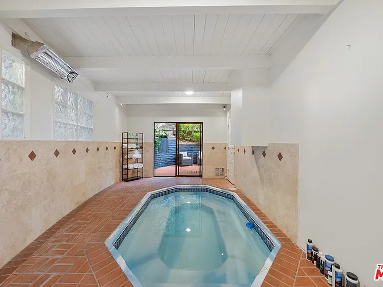9305 Beverly Crest Dr — Photo 33