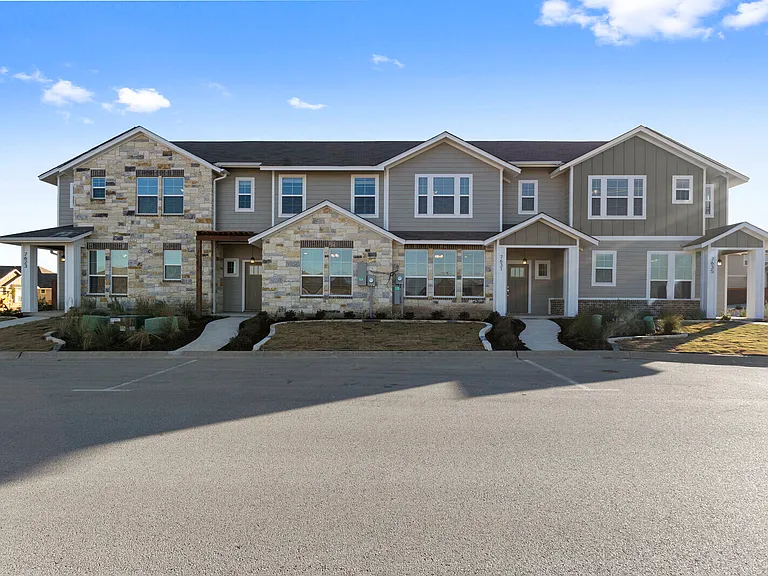 7635 Stonehollow Dr #7635 — Photo 9