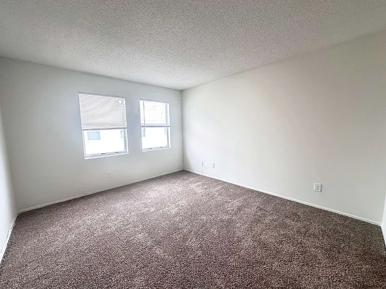 18209 Sierra Hwy — Photo 9