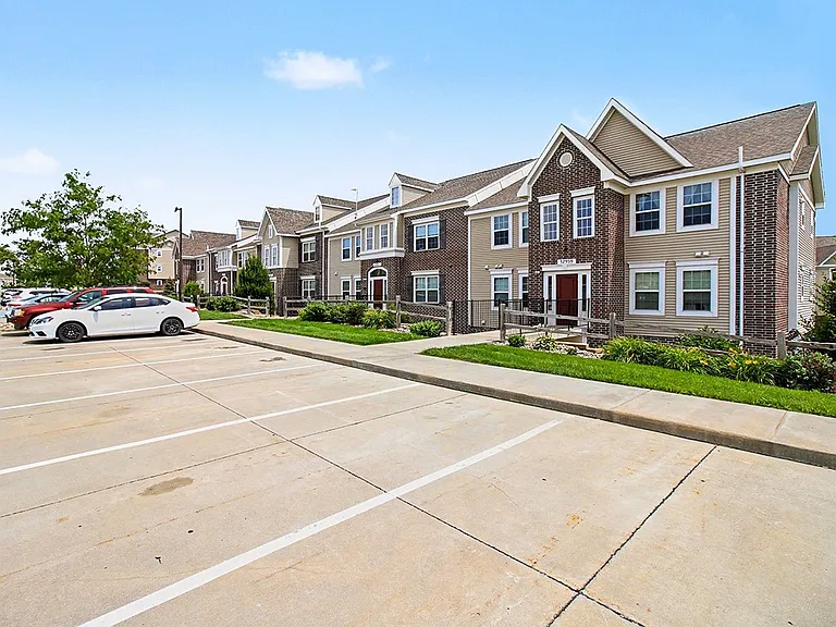 Andover Pointe Apartment Homes — Photo 40