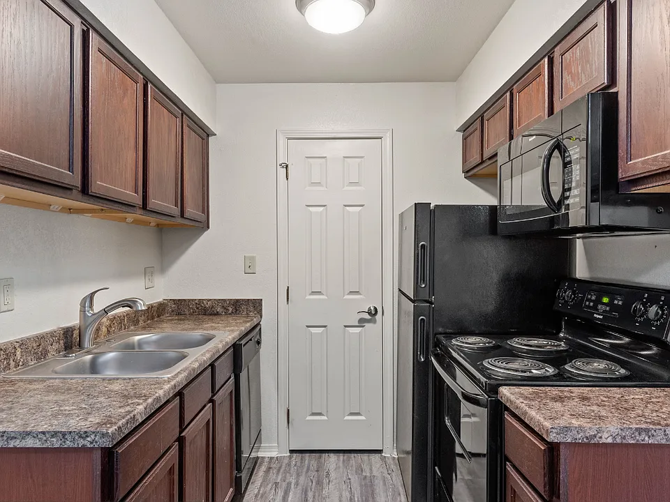 Eagle Point apartments community photo