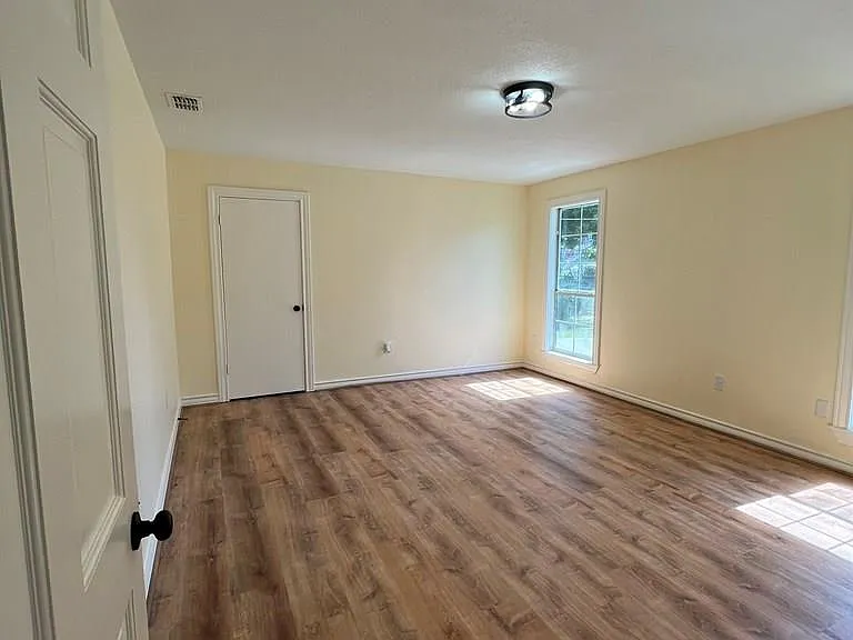1184 Milam Ave — Photo 8