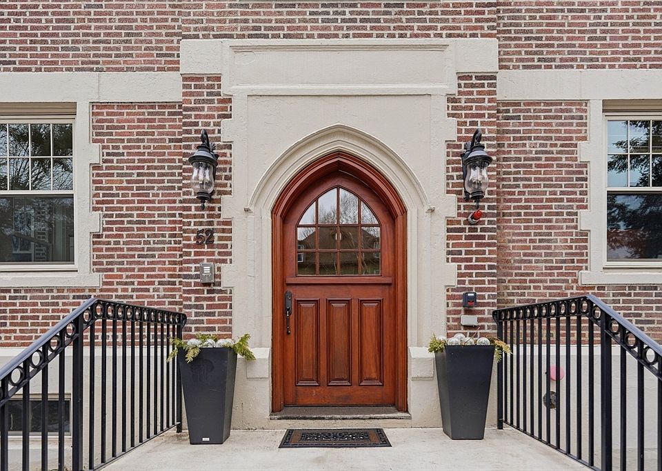 1st image of 52 Thurston St #3