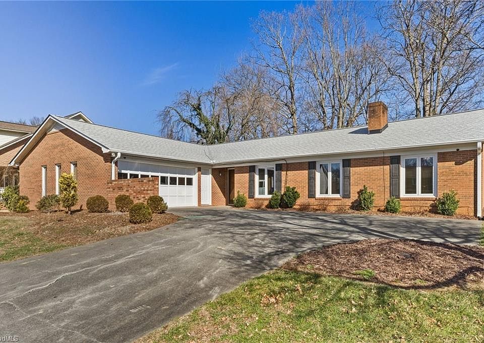 1st image of 812 Wood Dale Dr