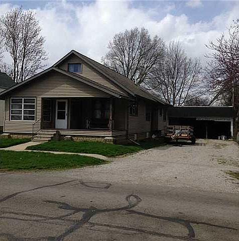 2nd image of 105 E Curtis St
