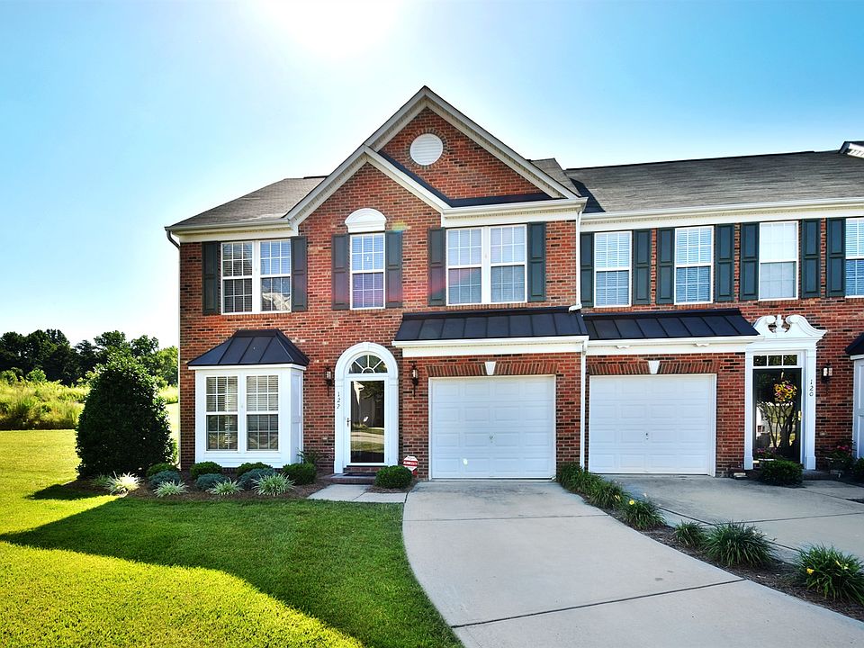 1st image of 122 N Arcadian Way
