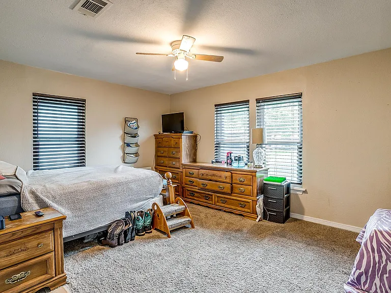 6627 Onyx Dr N — Photo 15
