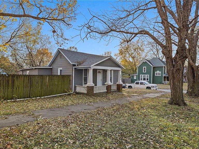 Listing photo 4
