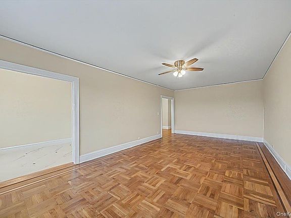 4th image of 127 Garth Road #5D