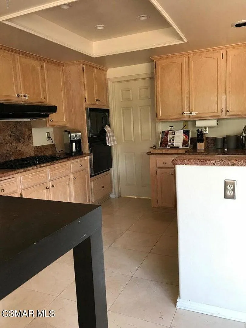 Must see this beautiful 3 bedroom + 3 bathroom home located in desirable Oak Park! — Photo 4