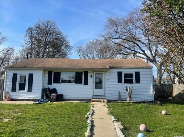 17 Bradley Street, Brentwood, NY 11717