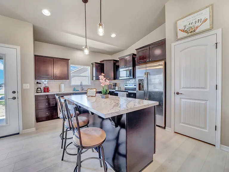1142 White Birch Ave — Photo 13