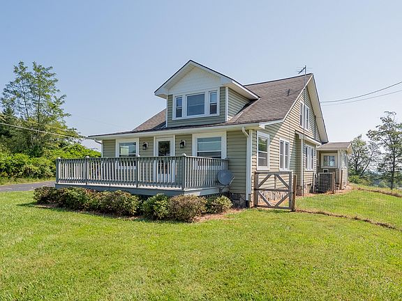 4th image of 165 Crescent Dr