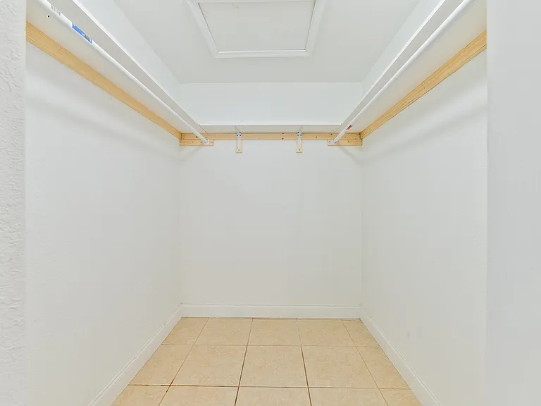 289 SW 3rd Ct — Photo 17