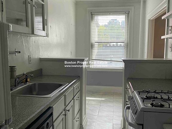 6 Marlborough #3C Boston - Back Bay Unit Photo 2