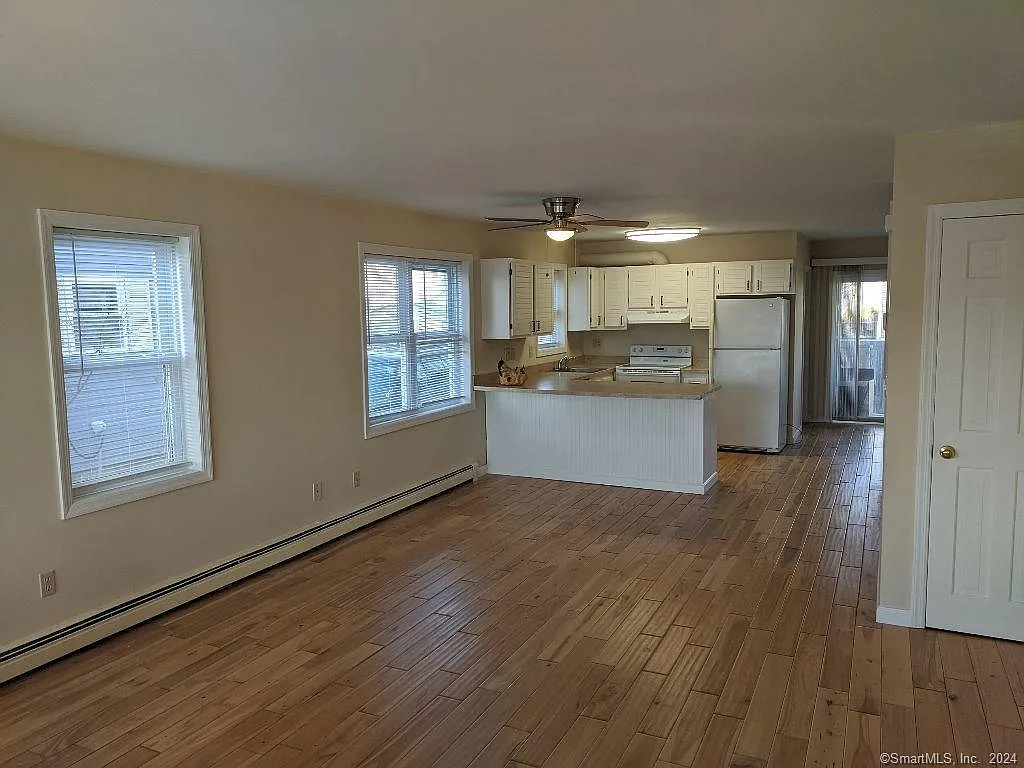 2 bed, 1.5 bath, 1310 sqft, $2,775 — Photo 4