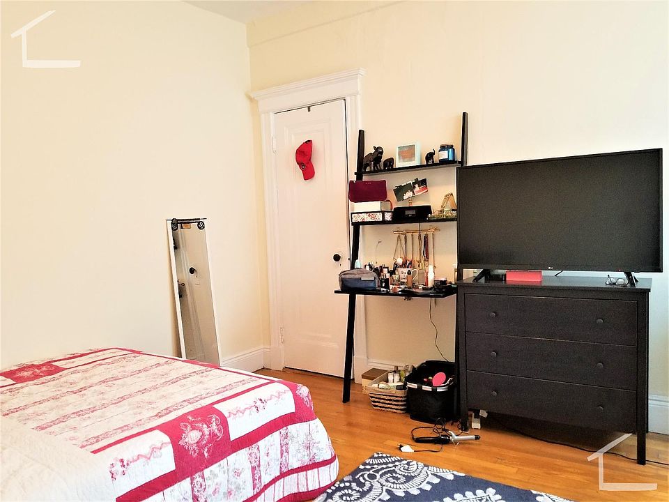 2nd image of 2 Ayr Rd #45KR