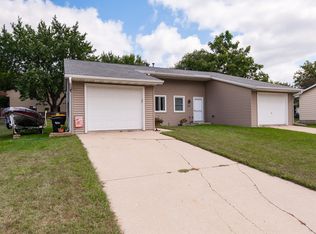 608 Berg Blvd SE, Stewartville, MN 55976