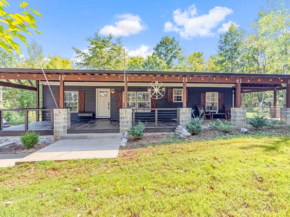 3844 Humphreys County Line Rd, Mc Ewen, TN 37101