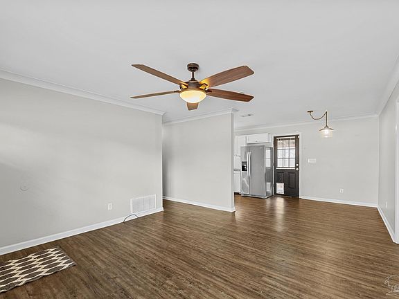 5th image of 3844 Stefani Rd