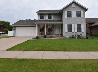 566 21st Ave S, Onalaska, WI 54650