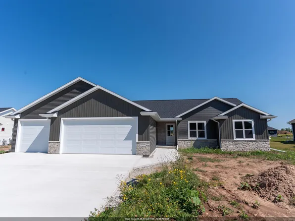 W5890 Edgewood Dr, Menasha, WI 54952