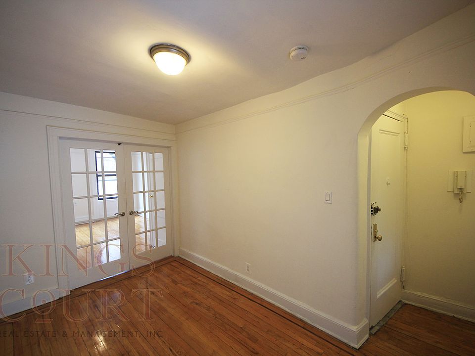 1st image of 118 Saint Marks Pl APT 4E