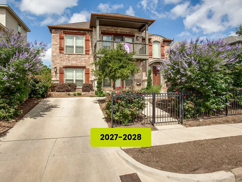 2712 Merida Ave