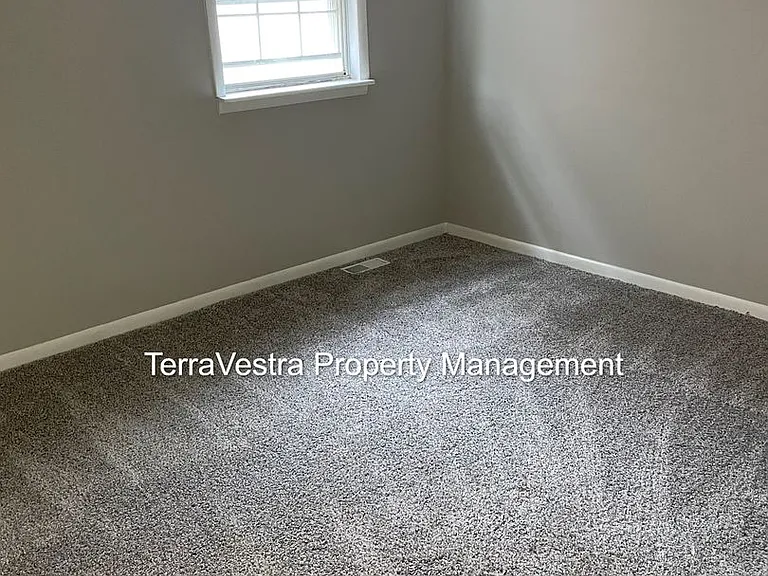 427 South Main Street — Photo 6