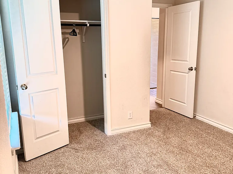 21230 Watercourse Way — Photo 20