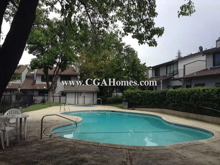 6219 Oak Valley Ln — Photo 15