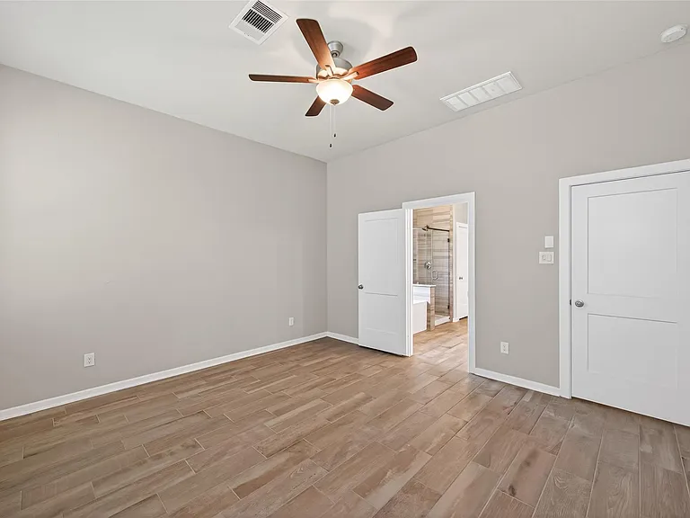 516 Shine Ct — Photo 28