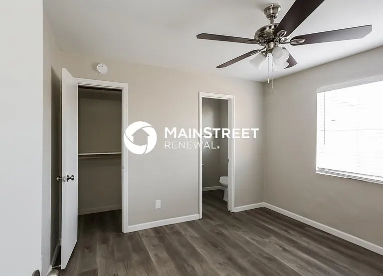3427 W Montecito Ave — Photo 8