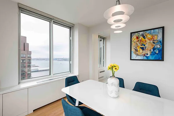 Sold by Nest Seekers International | media 3