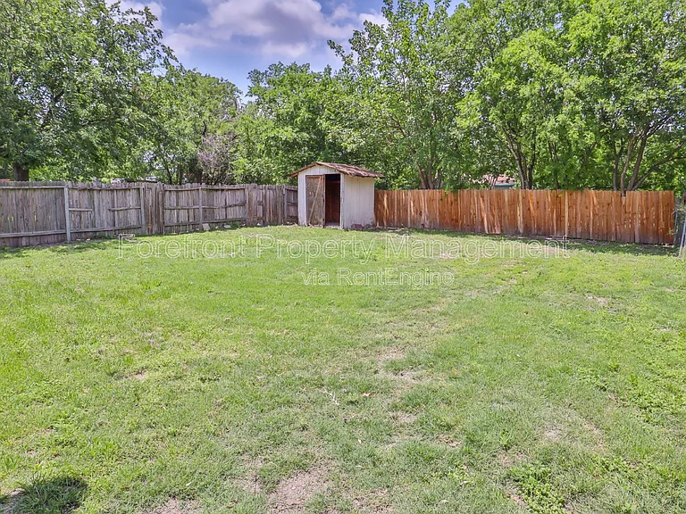 1815 Big Rock Dr — Photo 2