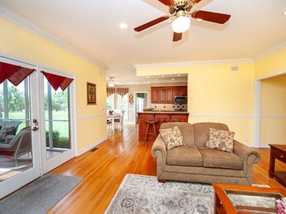 5th image of 112 River Falls Dr