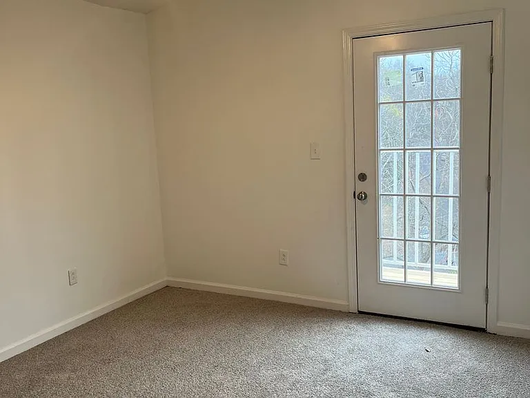2721 Hanover Cir — Photo 5