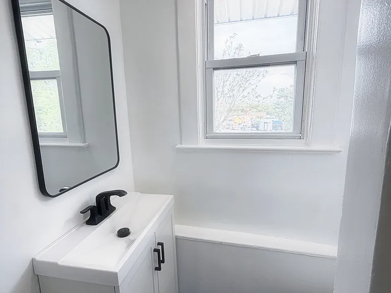 35 Hill St #B — Photo 10