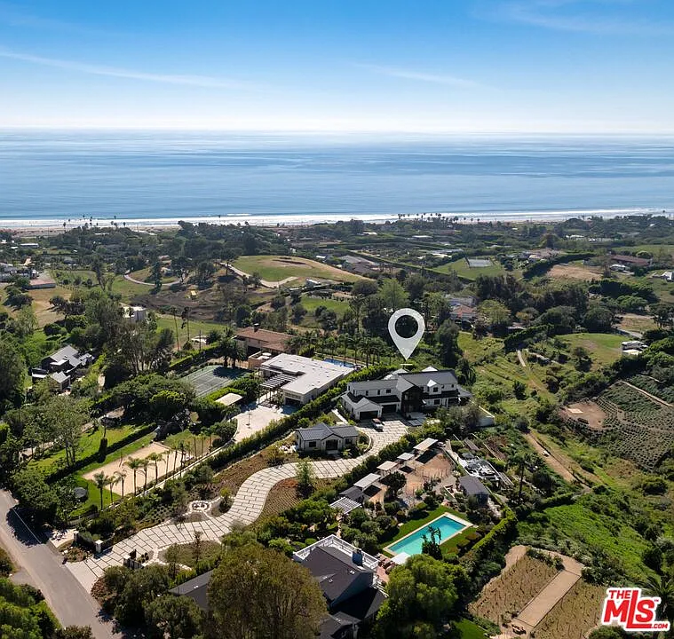 5 bed, 7.5 bath, 10300 sqft, $55,000 — Photo 4