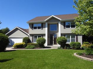 3920 Indian Bluff Dr, Manitowoc, WI 54220