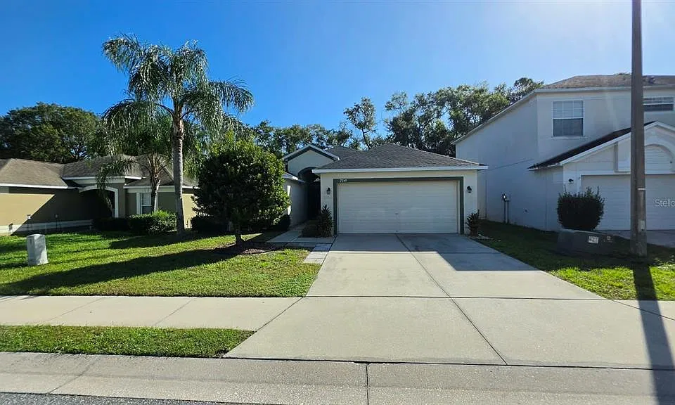 7249 Twin Cedar Ln