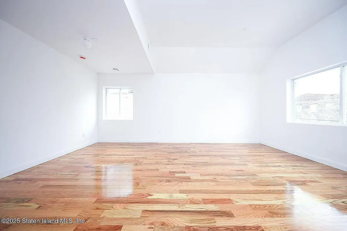 Building Photo - 144 Beach St #2