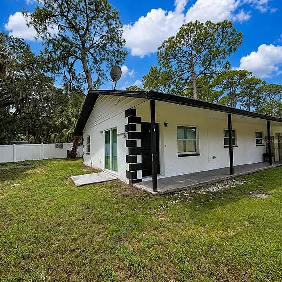 7132 Oakwood Dr — Photo 2